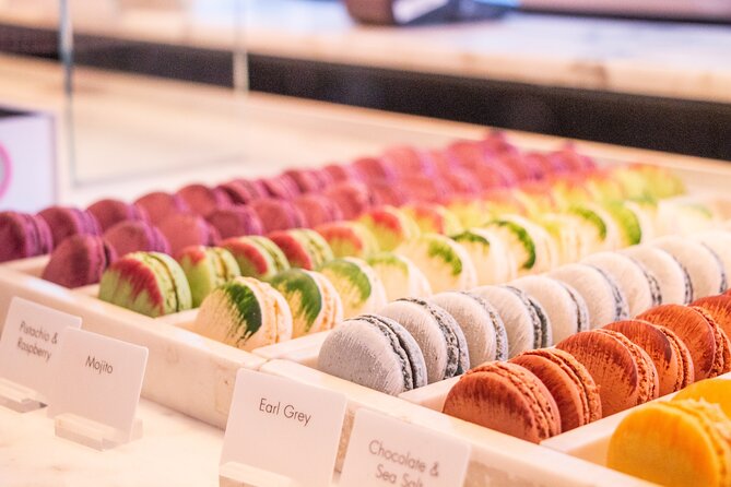 Eating London: Twilight Soho VIP Food & Drinks Tour - Why the small group works