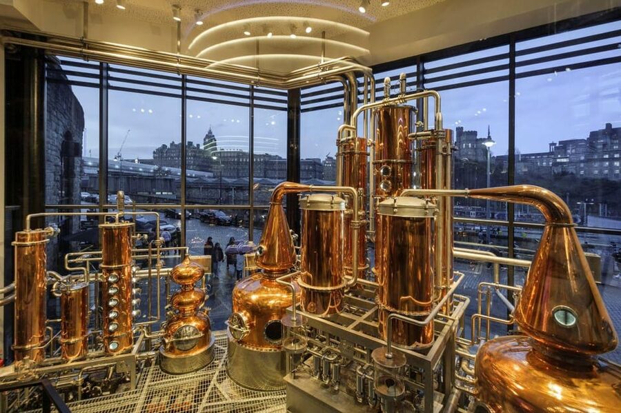 Edinburgh: Gin Distillery Tour and Tasting - The opening story: gin and Edinburgh
