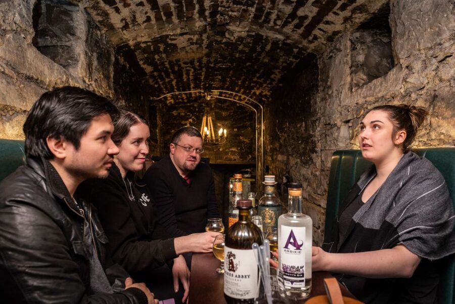 Edinburgh: Gin Tasting at Underground Venue - Should you book the Lost Close gin tasting?