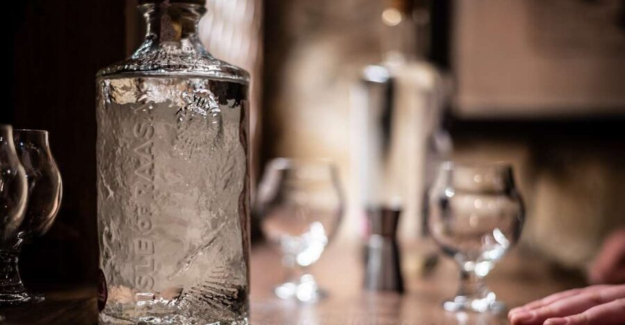 Edinburgh: Gin Tasting at Underground Venue - Why the tonic matters as much as the gin
