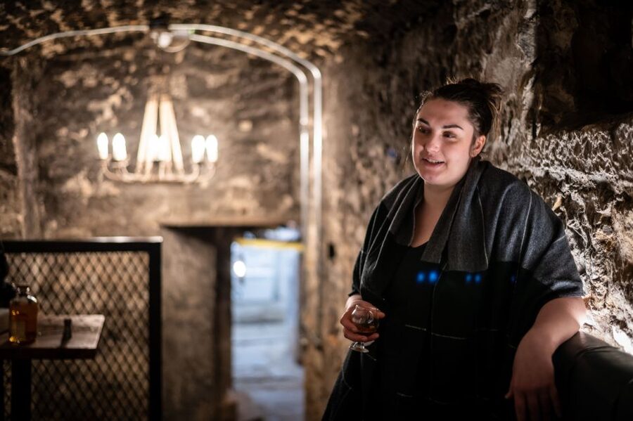 Edinburgh: Gin Tasting at Underground Venue - The guides make or break the hour