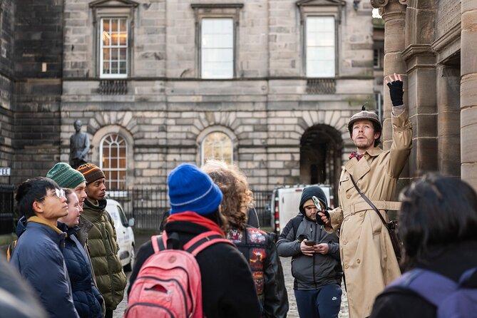 Edinburgh Historical Gems Tour with Whisky & Local Flavours - Crossing into Canongate
