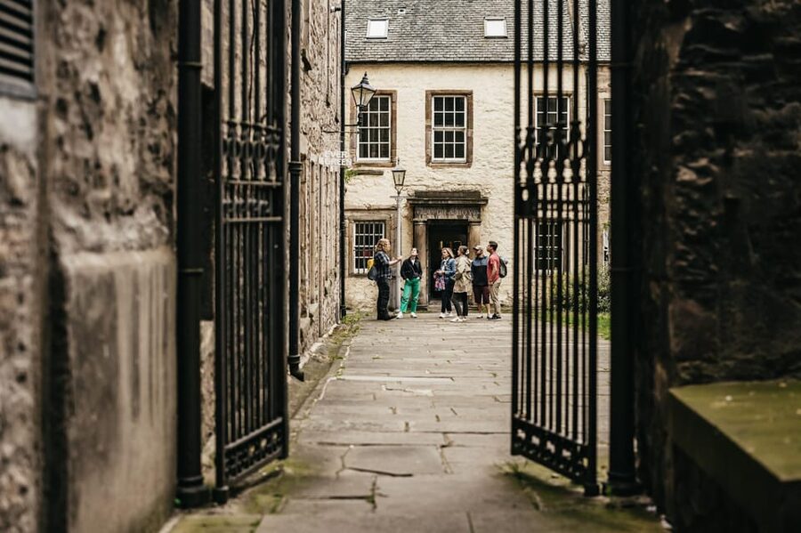 Edinburgh: Pubs and History Guided Walking Tour with Beer - Grassmarket: A Final Beer Stop with a Useful Finish