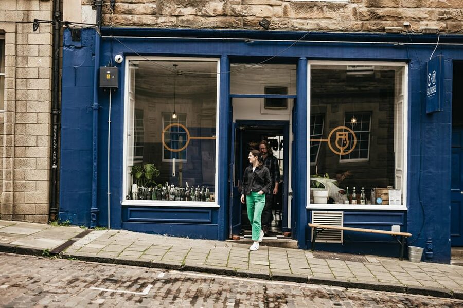Edinburgh: Pubs and History Guided Walking Tour with Beer - Who Will Enjoy This Edinburgh Beer Walk?