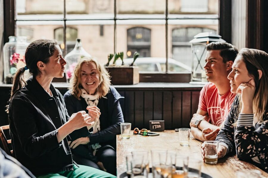 Edinburgh: Pubs and History Guided Walking Tour with Beer - The Royal Mile: Beer Money and City Design