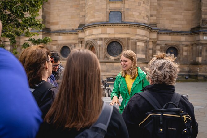 Edinburgh: Pubs & History Walking Tour with Beer Tasting - Canongate and the old brewing tradition