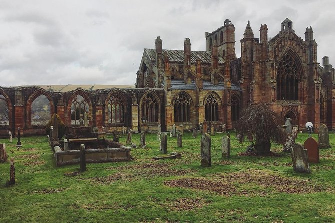 Edinburgh: Rosslyn Chapel, the Borders & Glenkinchie Distillery - Rosslyn Chapel and its library in stone