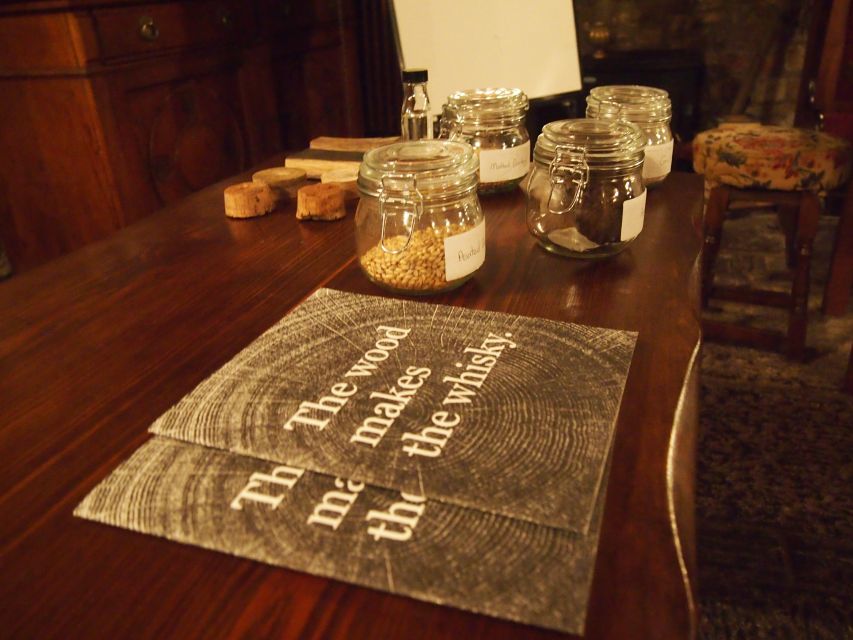 Edinburgh: Small-Group History of Whisky Tour with Tasting - A learning tour, not a drinking session