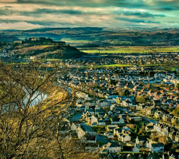 Edinburgh: Stirling, Whisky and St Andrews Tour in Spanish - Kingsbarns Distillery and the optional tasting