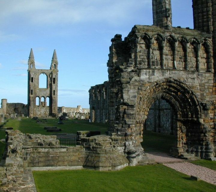 Edinburgh: Stirling, Whisky and St Andrews Tour in Spanish - Life on the road: coach, timing, and comfort