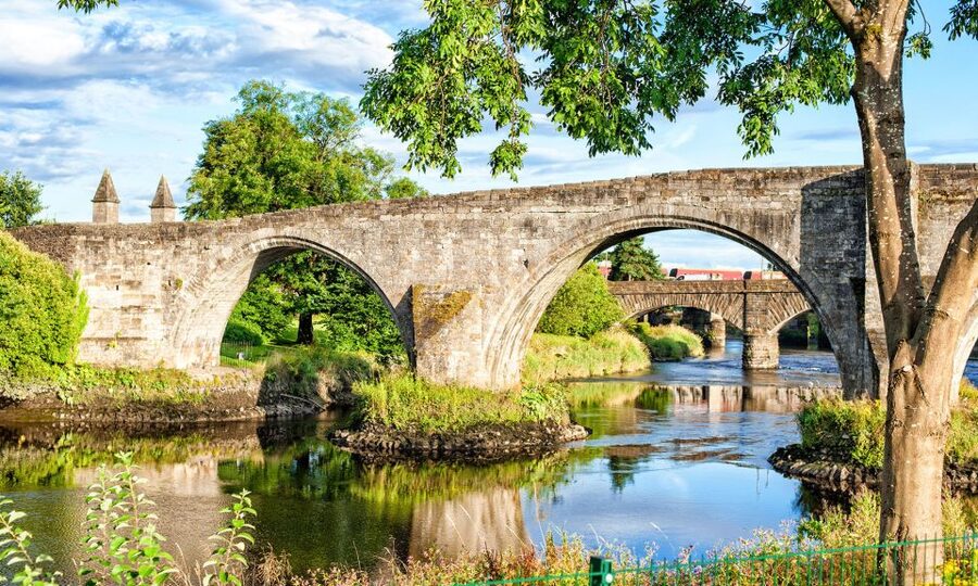 Edinburgh: Stirling, Whisky and St Andrews Tour in Spanish - Who should book this day trip?