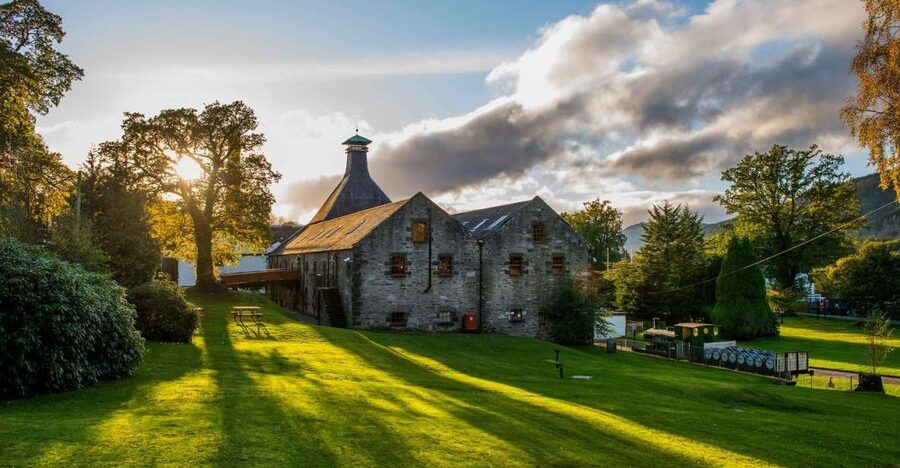 Edinburgh: Ultimate Whisky Experience - Dewar’s Aberfeldy and the Whisky Chocolate Pairing