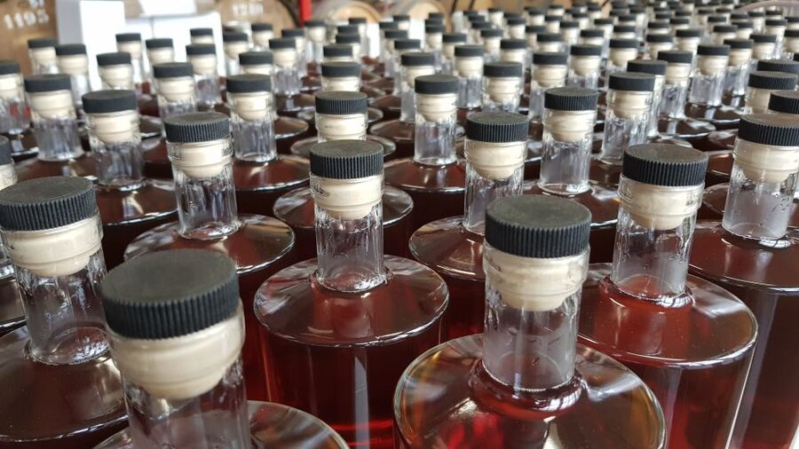Eindhoven: Bottle Distillery Tour and Tasting Experience - Entering the distillery and meeting your guide