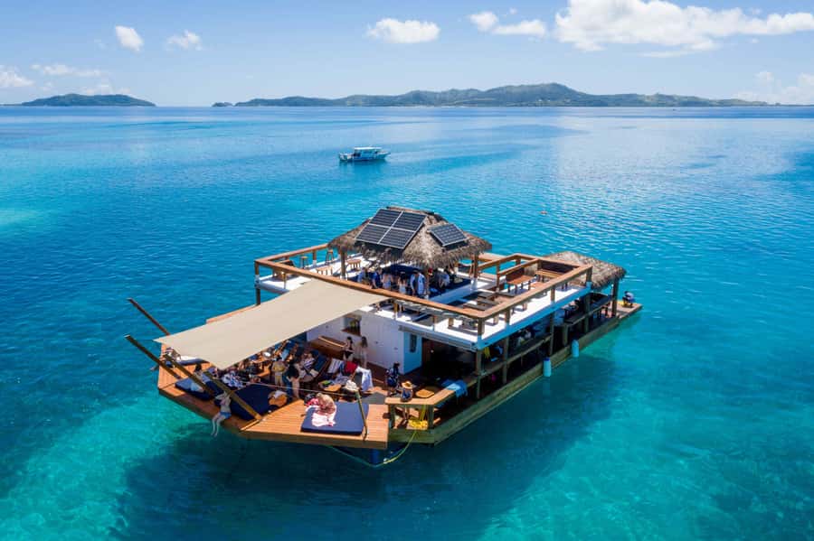 Fiji: Cloud 9 Floating Bar and Pizzeria Day Trip - What the floating platform is really like