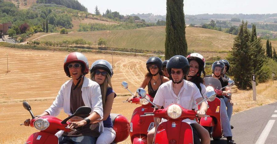 Florence/Badesse: Tuscany Group Vespa Tour with Wine Tasting - Meeting in Florence, then heading into the hills