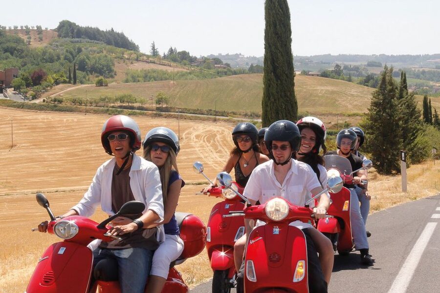 Florence/Badesse: Tuscany Group Vespa Tour with Wine Tasting - Riding through the Chianti Hills