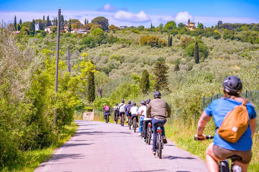 Florence: Chianti E-Bike Tour with Lunch & Two Wine Tastings - Weather, clothing, and practical comfort