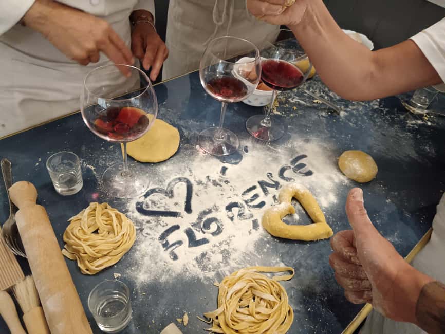Florence: Pasta-Making Class with Dinner, Wine and... Sing! - A pasta class with the volume turned up