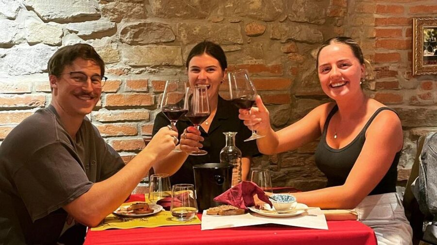 Florence: Wine Tasting and Paring Class Guided Tour - The guides make the difference
