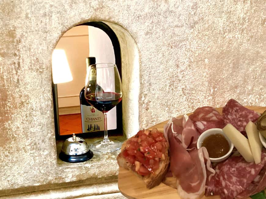Florence: Wine Windows Walk with Wine Tasting and Appetizers - The Duomo area without a long museum visit