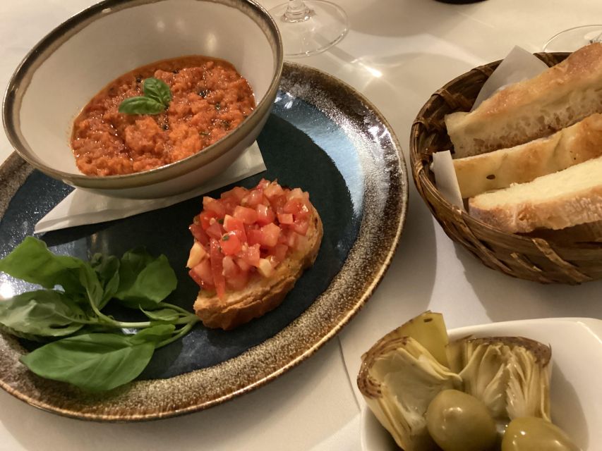 Florence: Wine Windows Walk with Wine Tasting and Appetizers - Piazza degli Antinori and the route’s wine focus