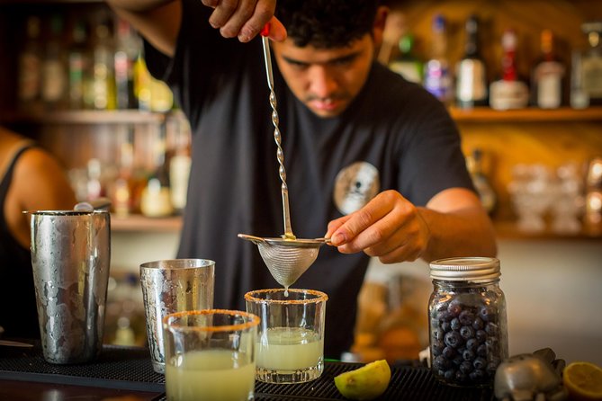 Food & Mixology Tour:Tequila,Tacos, Mezcal and Agave Cocktails - Taco stands and Mezcal y Sal