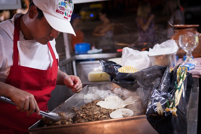 Food & Mixology Tour:Tequila,Tacos, Mezcal and Agave Cocktails - Starting near Lázaro Cárdenas Park