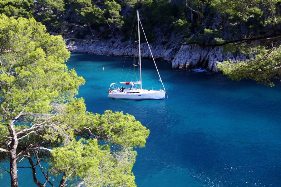From Aix: Cassis Boat Ride & Provence Wine Tasting Day Tour - Leaving Aix for the Mediterranean coast
