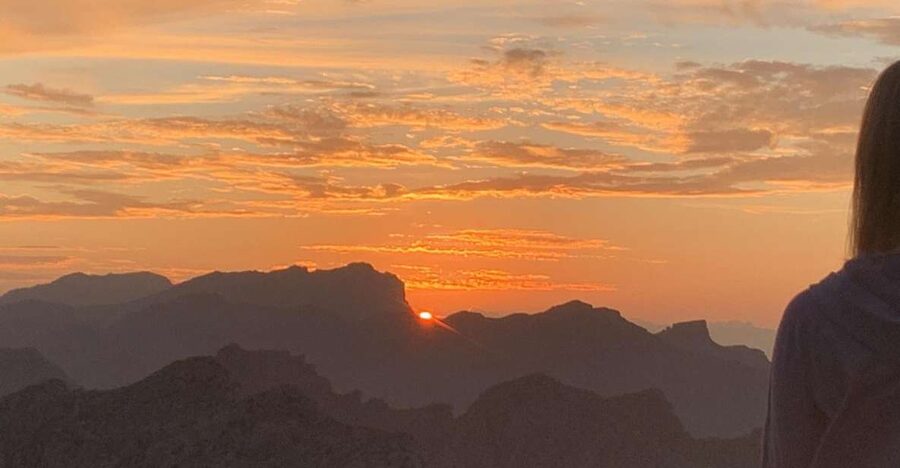 From Alcudia: Sunset Formentor Tour with Cava - What the guide adds to the evening