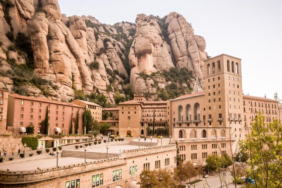 From Barcelona: Montserrat Half-Day Wine and Tapas Trip - How the guides shape the day