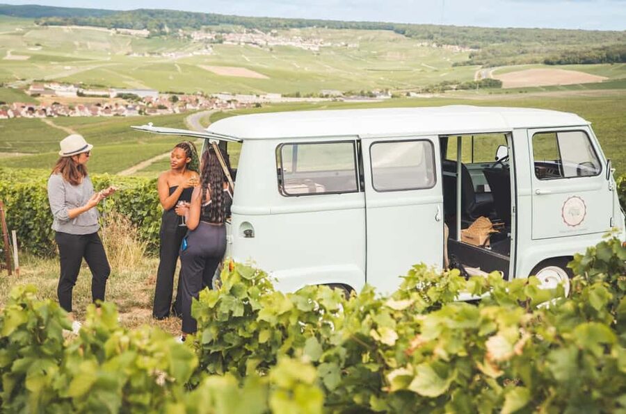 From Epernay : Champagne tasting with a vintage car - Trying the sabrage for an extra $15