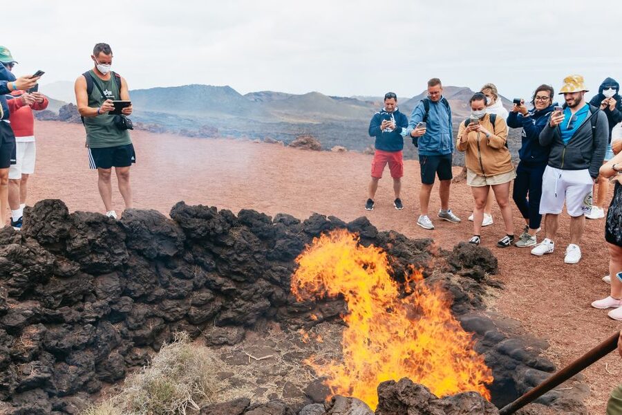 From Fuerteventura: Lanzarote Trip with Wine Tasting & Lunch - What €164 really covers
