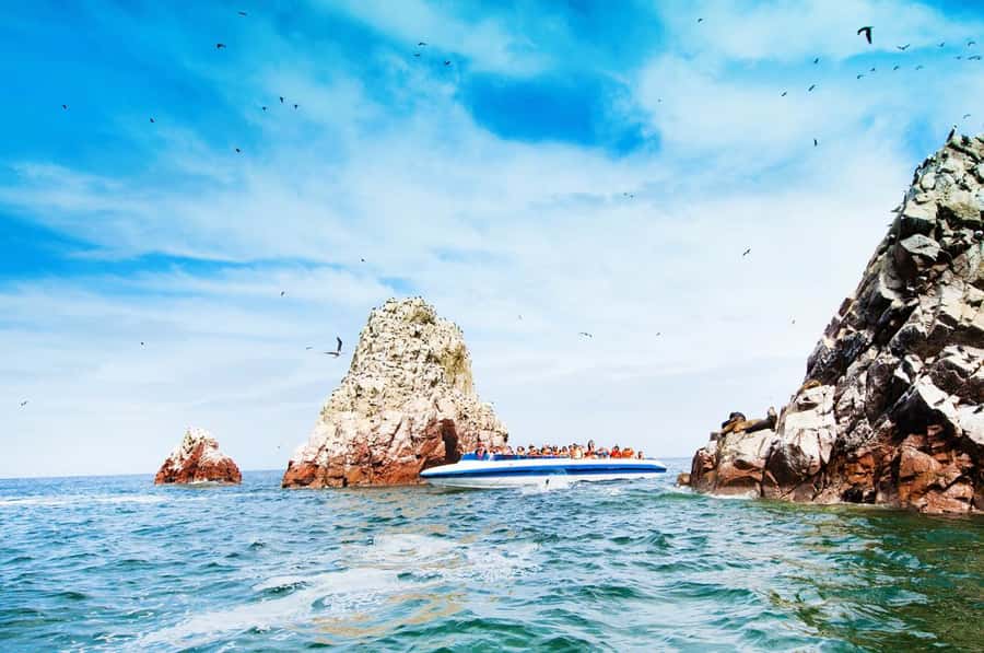 From Lima: Ballestas Islands, Huacachina, and Vineyard Tour - Sand buggies and sandboarding at Huacachina