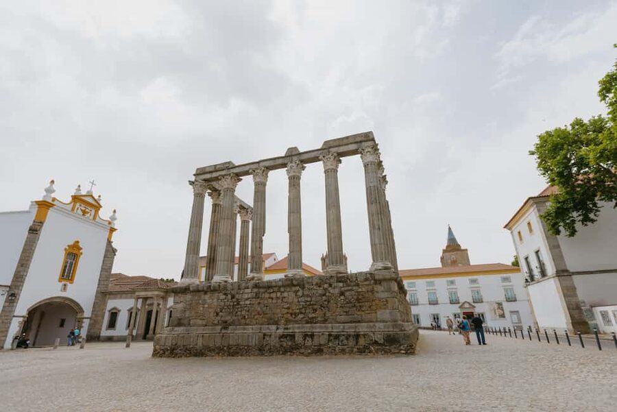 From Lisbon: Évora and Monsaraz Day Tour with Wine Tasting - Key points at a glance