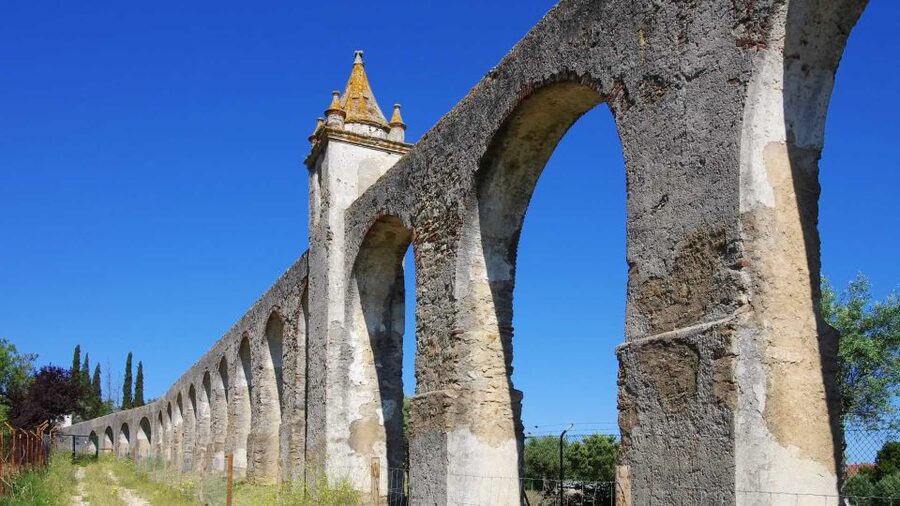From Lisbon: Évora and Monsaraz Day Tour with Wine Tasting - Monsaraz inside the castle walls