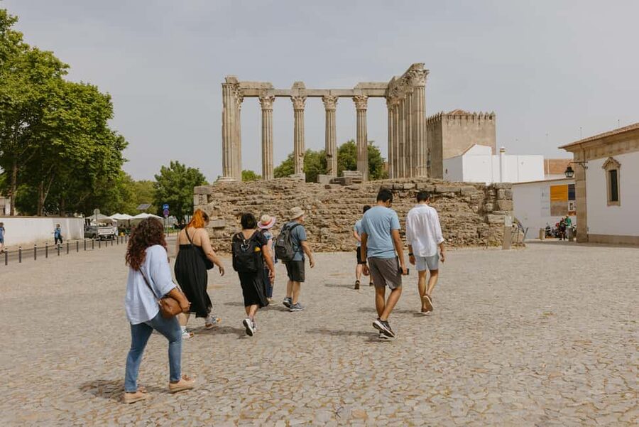 From Lisbon: Évora and Monsaraz Day Tour with Wine Tasting - The long ride through Alentejo