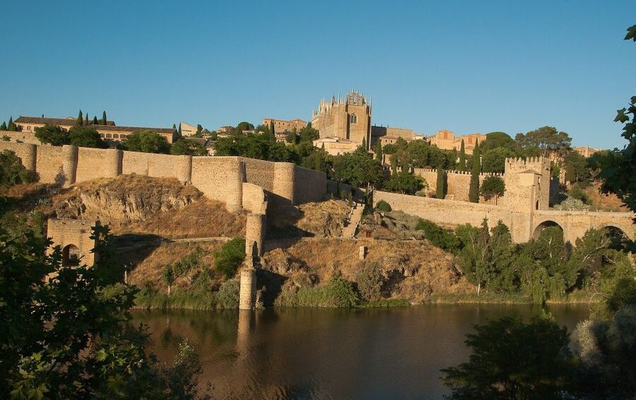 From Madrid: Toledo Tour with Wine Tasting and 3 Monuments - The first walk through Toledo’s medieval center