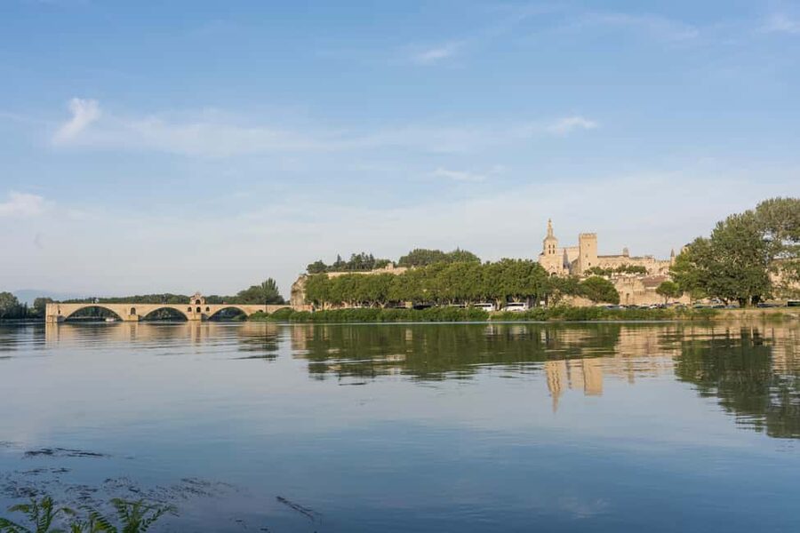 From Marseille: Provence Sightseeing Tour and Wine Tasting - What the $199 price really covers