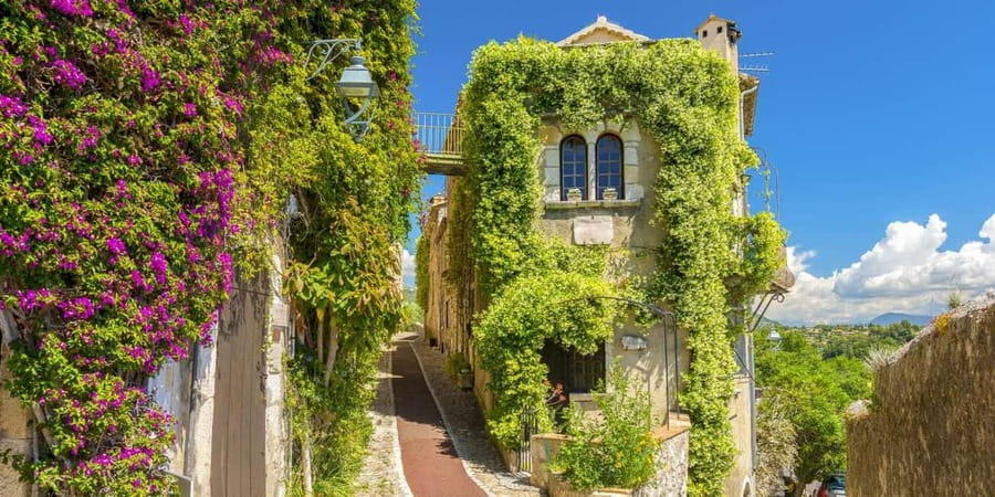 From Nice: Cannes, Saint Paul de Vence and Wine Tasting - Cannes: a short walk along the famous coast