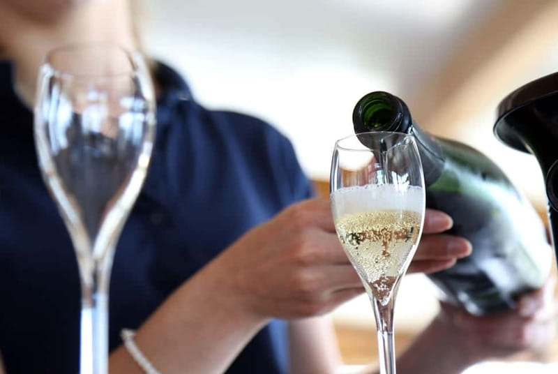 From Paris: Champagne Day Trip with 7 Tastings and Lunch - The two-hour ride into Champagne