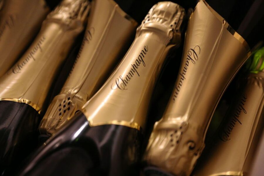 From Paris: Champagne Day Trip with 7 Tastings and Lunch - Seven tastings, not seven full glasses