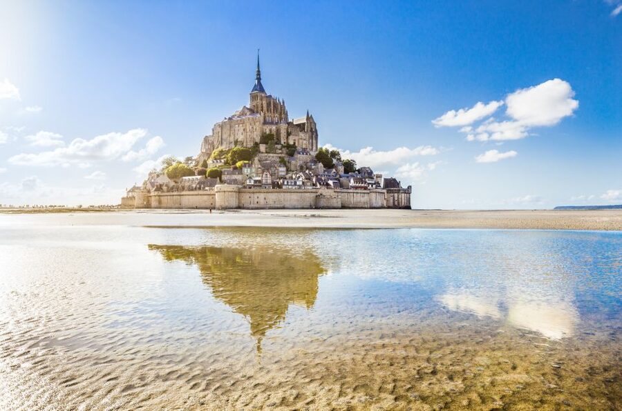 From Paris: Small-Group Mont St Michel Tour & Cider Tasting - A short pause at Basilique Saint-Gervais d’Avranches