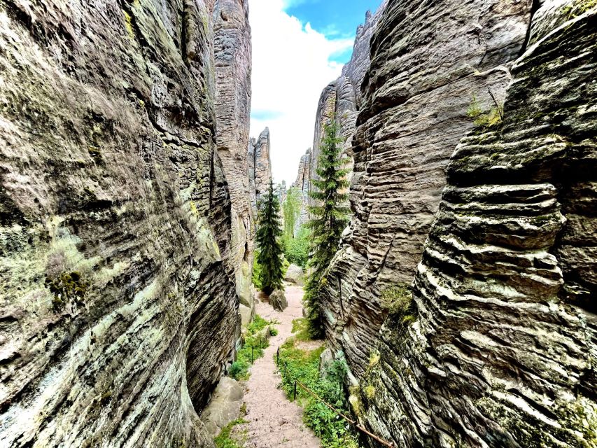From Prague: Hike, Castle and Brewery in Bohemian Paradise - The 80-minute ride into the countryside