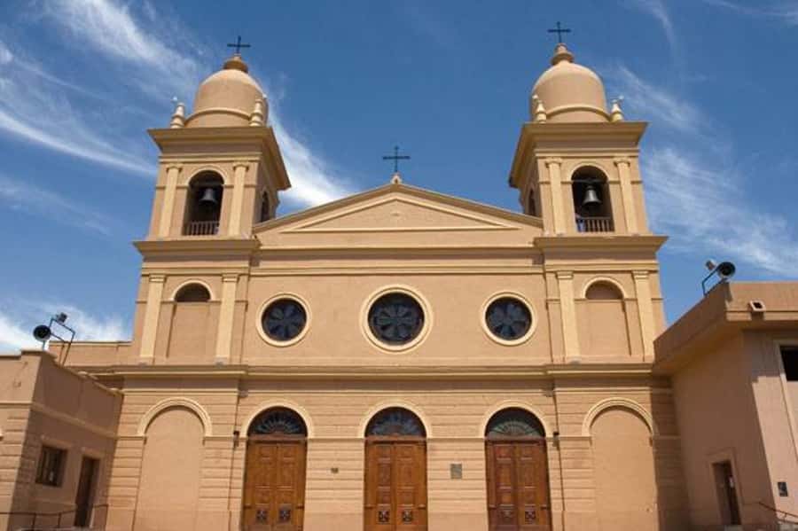 From Salta: Full-Day Tour to Cafayate with Wine Tasting - Is $29 good value for a 13-hour day?
