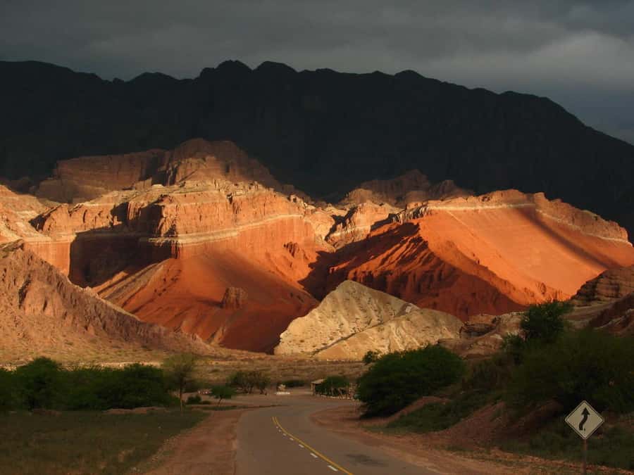 From Salta: Full-Day Tour to Cafayate with Wine Tasting - Alemania and the turn toward red rock