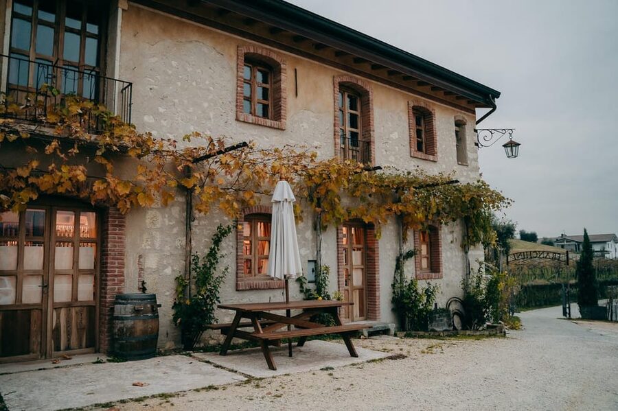 From Verona: Valpolicella and Amarone Wine Tasting Tour - Transport, timing, and meeting details