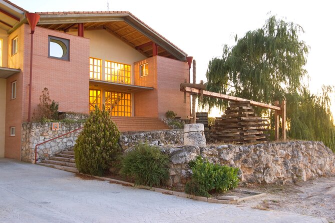 Full day at the winery, visit, tasting, aperitif and lunch - Is $74.52 a fair price?
