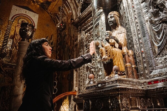 Full-Day Trip Barcelona to Montserrat Monastery & Cava Winery - Entering Montserrat before the crowds