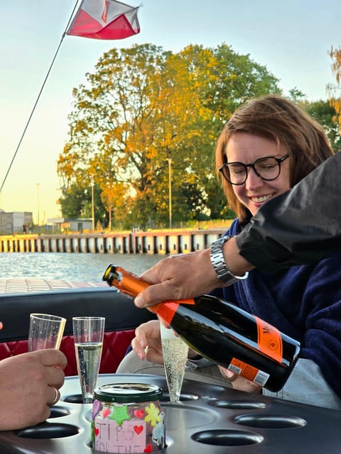 Gdańsk: Motława River Eco Cruise at Sunset with Prosecco - Twenty minutes among the Gdańsk Shipyard cranes