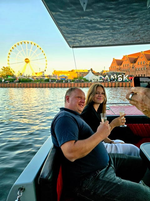 Gdańsk: Motława River Eco Cruise at Sunset with Prosecco - Prosecco, music, and the social side